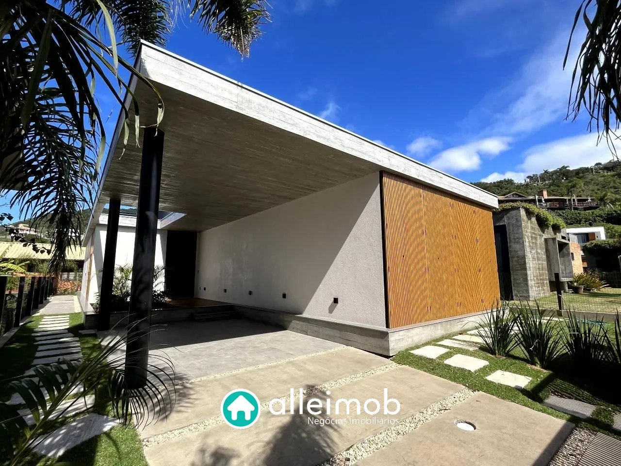Casa com 3 quartos e 360m² em Morrinhos, Garopaba