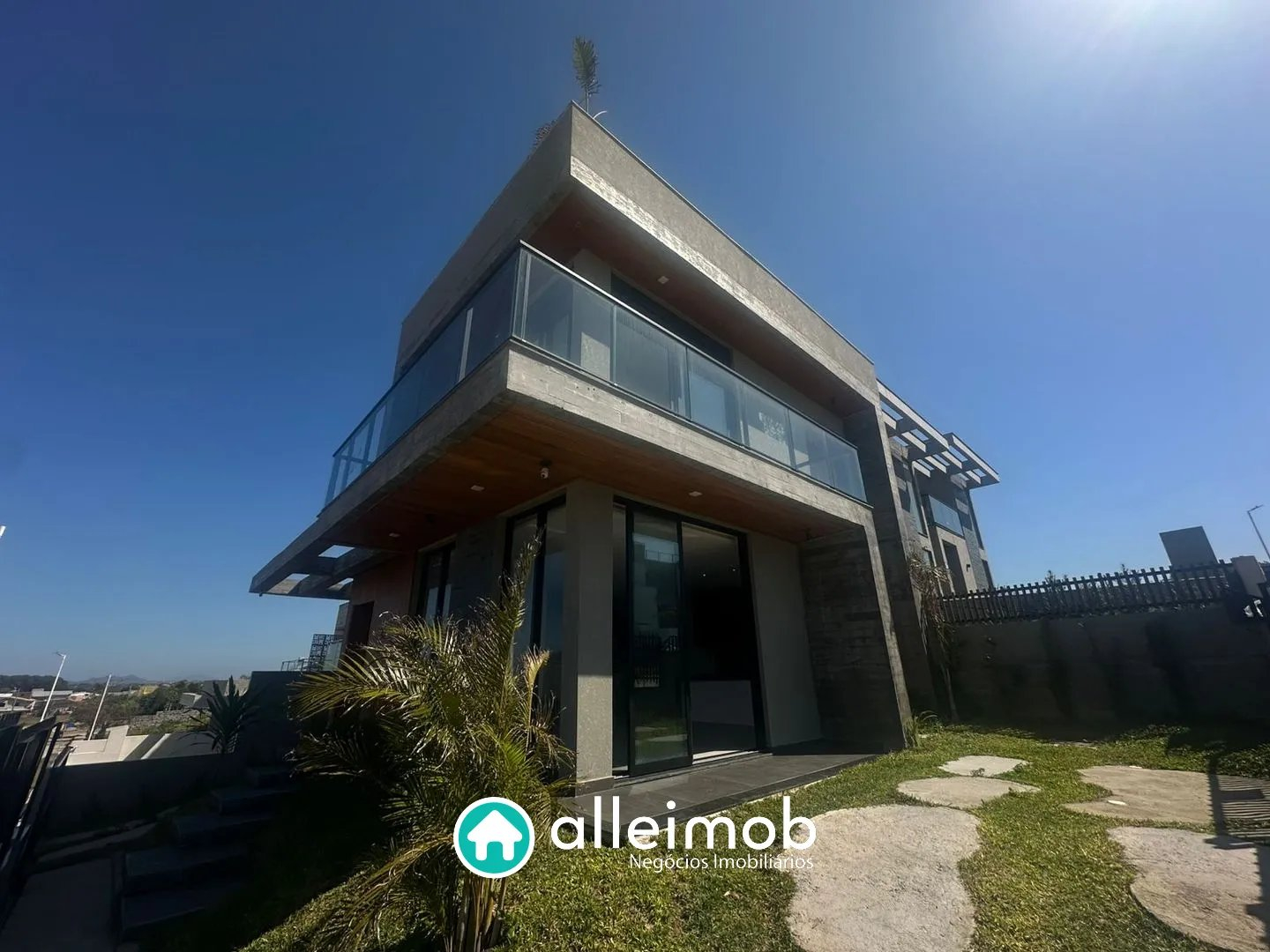 Casa com 3 quartos e 227m² em Garopaba
