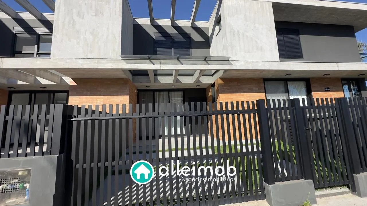 Sobrado com 2 quartos em Centro, Garopaba